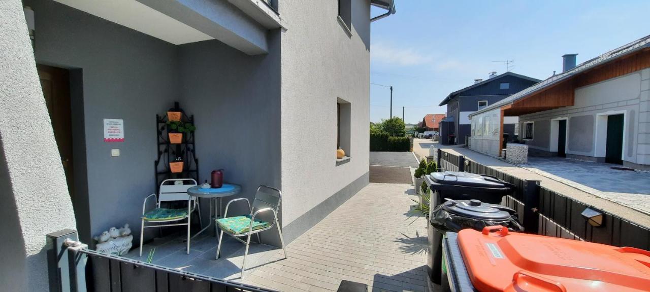 Ferienwohnung Agerblick 3 Zimmer Mit Kueche, 83M2 Lenzing Exterior photo
